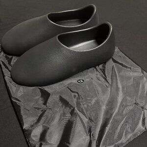 YZY SL-01 size 12 Black